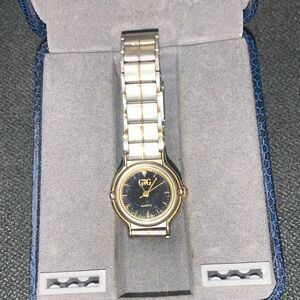 Oscar de la Renta Gold and Silver Women's Watch